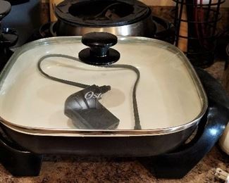 Electric fry pan.