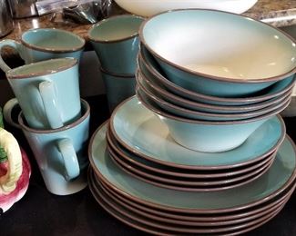 Pretty blue dish set