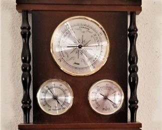 All kinds of collectible clocks