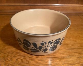 Vintage Pfaltzgraff Folk Art 2 1/2 Qt Soufflé 