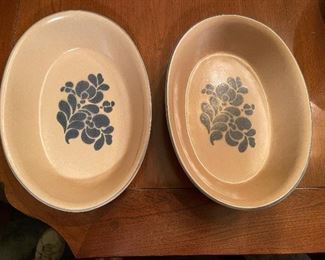 Vintage Pfaltzgraff Folk Art Oval Baker 9 1/2” X 2