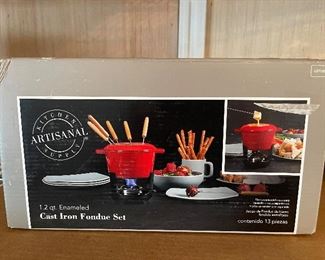 Kitchen Supply Cast Iron Fondue Set NIP