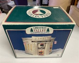 Vintage Christmas Valley Mainstreet Collection Fellow’s Trust Bank