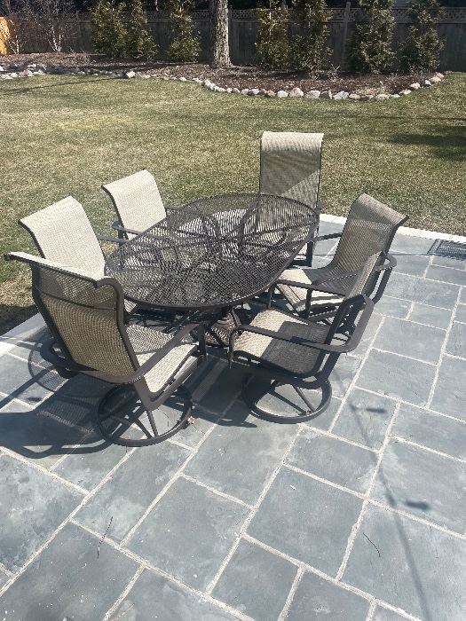 Woodard 6-seat outdoor set