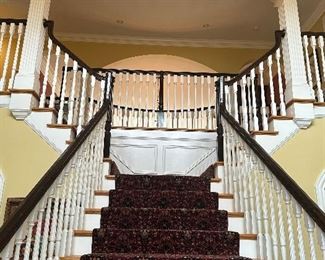 We look forward to seeing you at this gorgeous event!