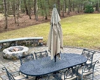 Cast Classics Table & 8 Chairs with Umbrella