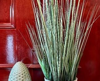 Pinecone Finial & Faux Grass