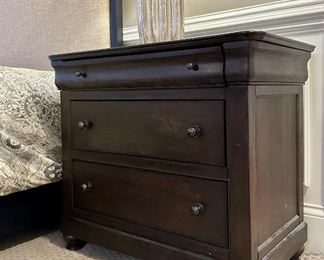 (2) Bassett Furniture Nightstands