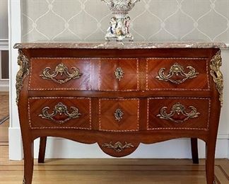 Antique Louis LXIV Chest of Drawers