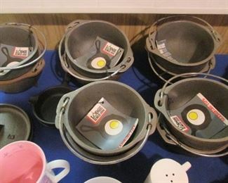 Lodge Cast Iron Bean Pot/Small Dutch Oven