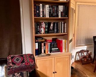 Bookcase/more Books