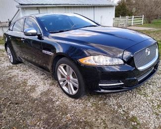 2011 Jaguar Portfolio Edition 5.OL Luxury Sedan