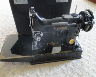 Singer Feather Weight Sewing Machine 