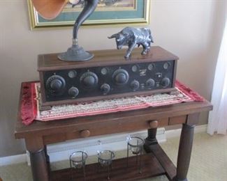 Vintage Howard Neutrodyne Radio