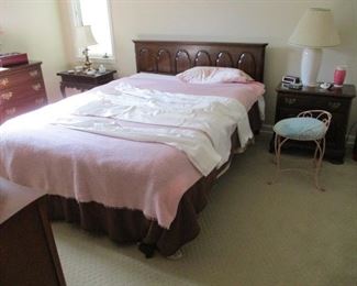 Ethan Allen Full Size Bed Frame & Mattress Set