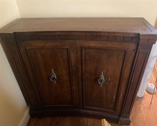 Small cabinet console