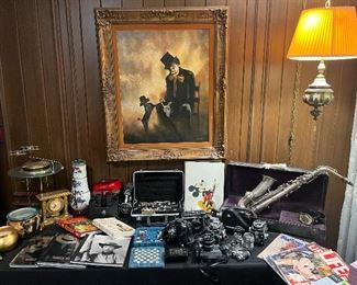 Musical instruments, vintage, photo equipment, vintage magazines, vintage, video, equipment, oil on canvas, collectible, Disney, and more