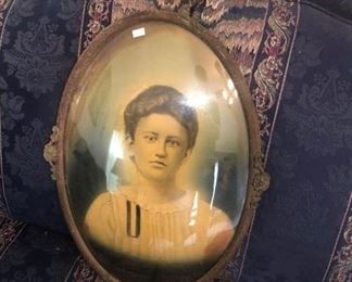 Antique convex glass frame