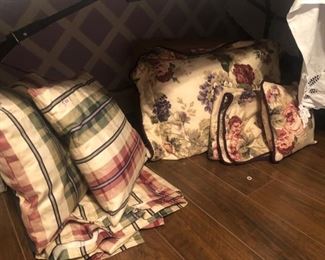 Lots of beautiful bedding & pillows