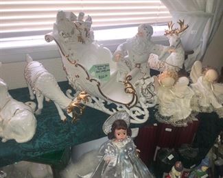 Grandeur Noel sleigh, Santa and reindeer set