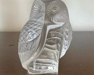 LALIQUE Owl Figurine