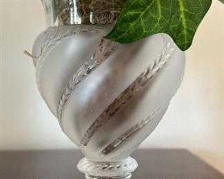 LALIQUE Ermenonville in Satine Crystal Vase