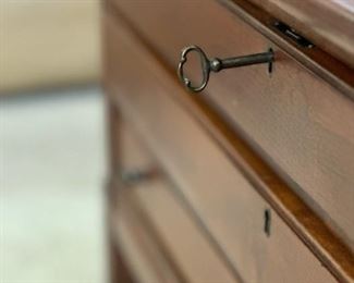 BOB TIMBERLAKE Lexington Collection Collector's Cocktail Table