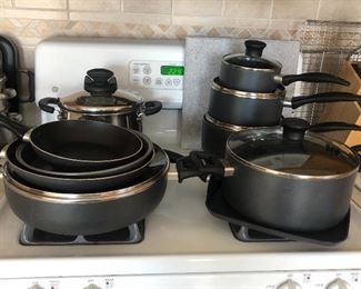 Set of 9 Cook Ware