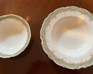 Berry bowl & flat soup bowl example
