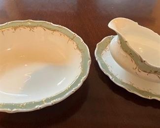 Oval serving bowl; gravy boat
