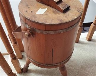 Vintage wooden shoe shine/supply chest