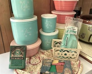 Vintage Stanley Flex bowls, canisters, and other kitchen items