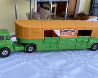 Vintage Articulated Horse Box by Corgi Major Toys. Photo 1 of 2.
