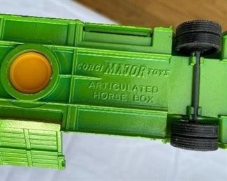 Vintage Articulated Horse Box by Corgi Major Toys. Photo 2 of 2.