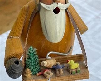 Original Erzgebirge Figurine. Photo 1 of 2.