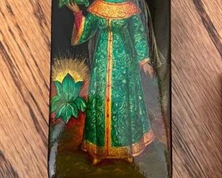 Sample of Vintage Signed Russian Lacquer Hand - Painted Palekh Boxes. Photo 4 of 5.