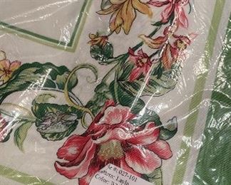 Brand New Karen Lee Ballard Table Linens. Photo 2 of 4.