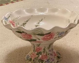 Sample of English Garden For Don Simpson. Set Includes 6-Piece Place Setting for 6 - Dinner, Salad, Fluted Bowl, Cereal Bowls, Mug & Saucer. Serving Pieces Available, Too. Photo 4 of 10.