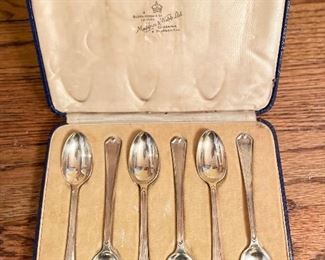 Set of 6 Old English Silver Tea Spoons. Photo 1 of 2.