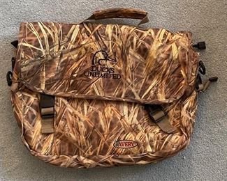 Duck's Unlimited Messenger Bag.