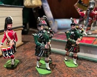 Sample of Vintage Lead Figurines. Photo 4 of 5.