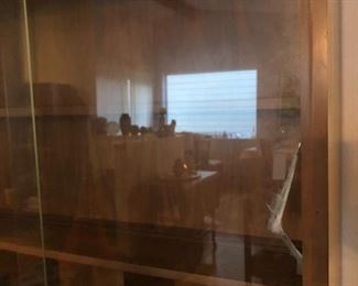 MCM Sliding Glass on Hutch. (one panel of the sliding glass door is broken}.