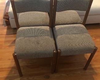 4 Dining Table Chairs.