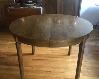 Traditional Table shown without the leaves becomes 42in  round diameter table.