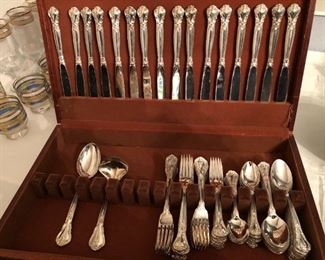 GODINGER  Flatware Service for 16.