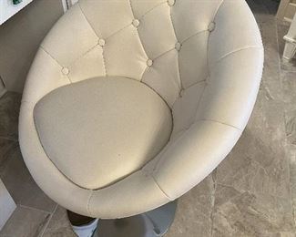 Columbus Swivel Papasan Chair