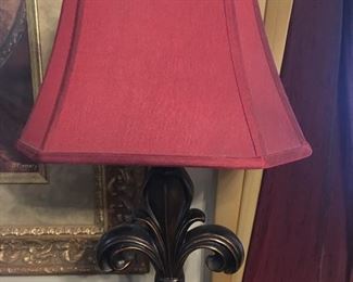 Fleur de lis lamp