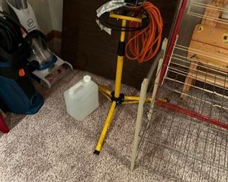 utility light w/ stan