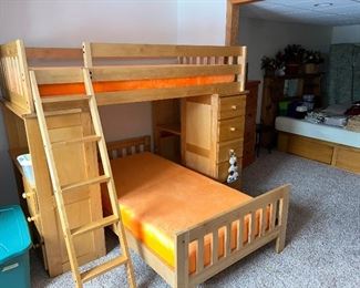 another view of this great bunk beds set