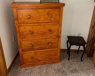 Natural finish chest of drawers,
Queens Anne style legs end table